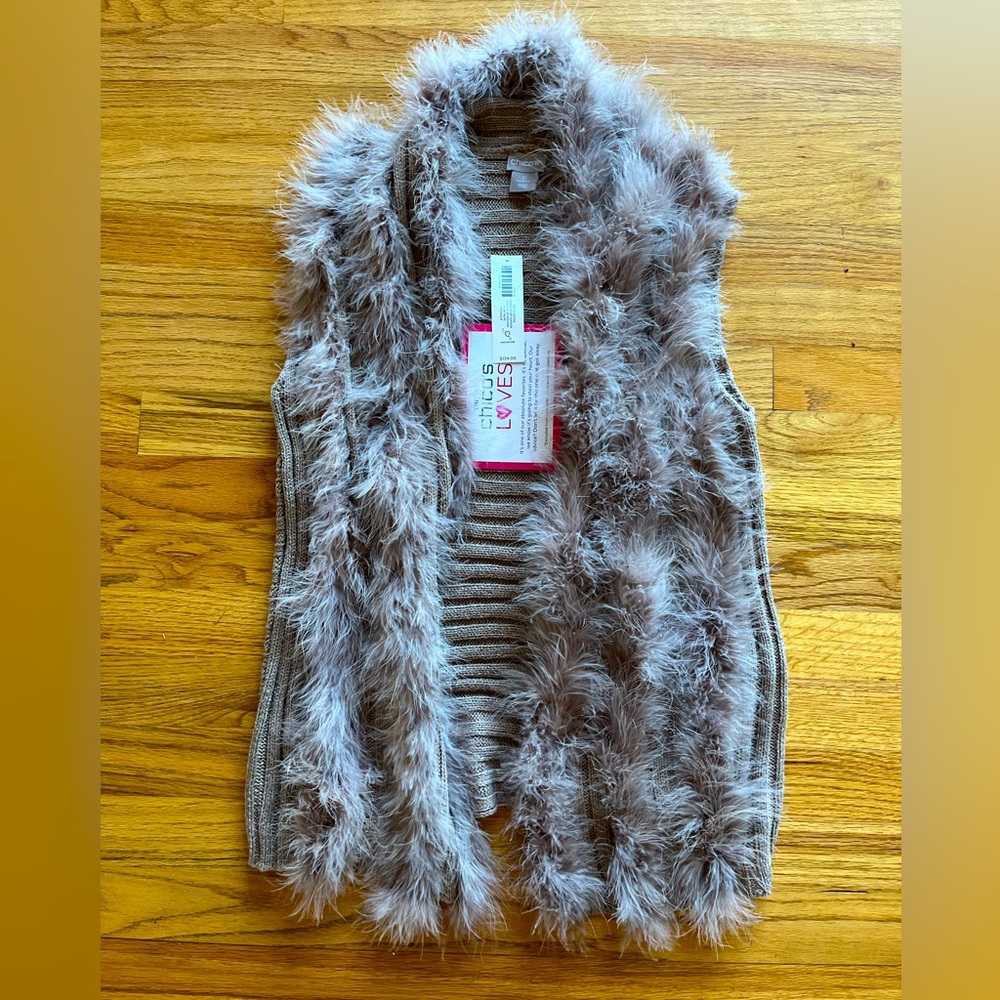 Chicos ribbed sweater vest with feather trim
